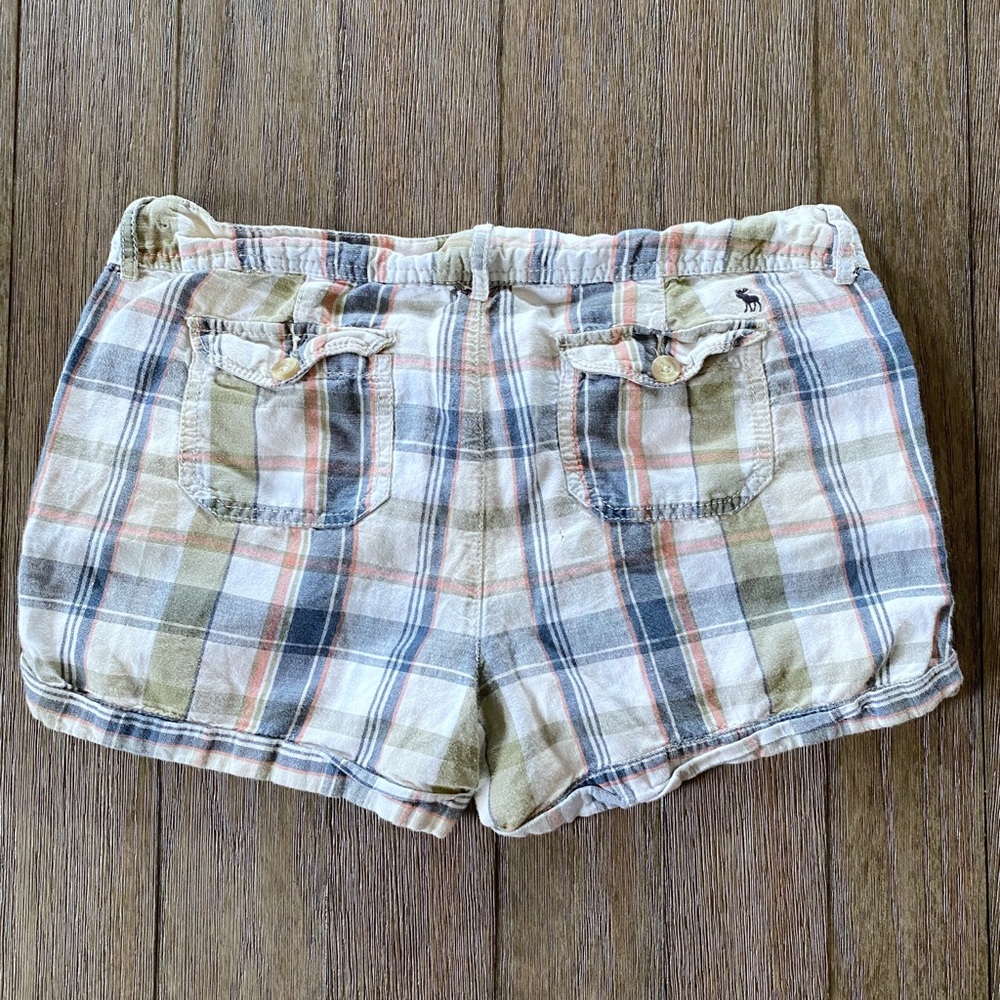 4/$20 Abercrombie & Fitch Plaid Shorts - Picture 4 of 6